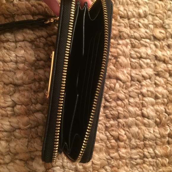 Michael Kors Wallet/Wristlet - Picture 3 of 6